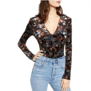 Floral Long Sleeve V-Neck Top